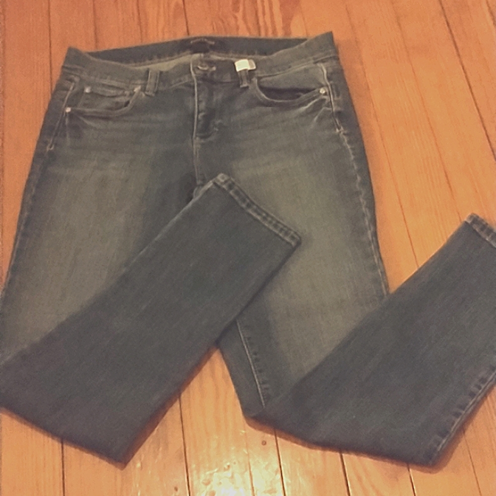 woman's white house skimmer 4 Jeans